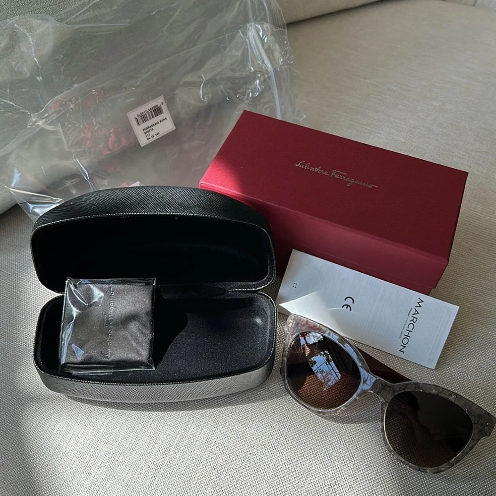 Ferragamo Cat Eye sunglasses NWT, case, box 🎁 - Picture 8 of 13